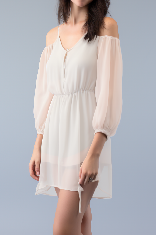 Amberkleurige chiffon mini-jurk met koude schouders