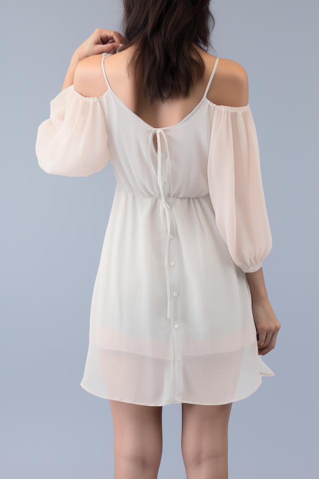 Amberkleurige chiffon mini-jurk met koude schouders